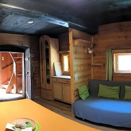 Almhuette Auszeit 펜션 도너스바크워드